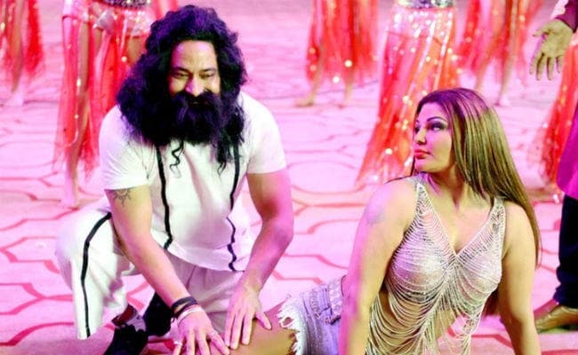 क्या आपने देखी ”हनीप्रीत” राखी सावंत संग ”राम रहीम” की ये तसवीरें…! क्या आपने देखी ”हनीप्रीत” राखी सावंत संग ”राम रहीम” की ये तसवीरें…!