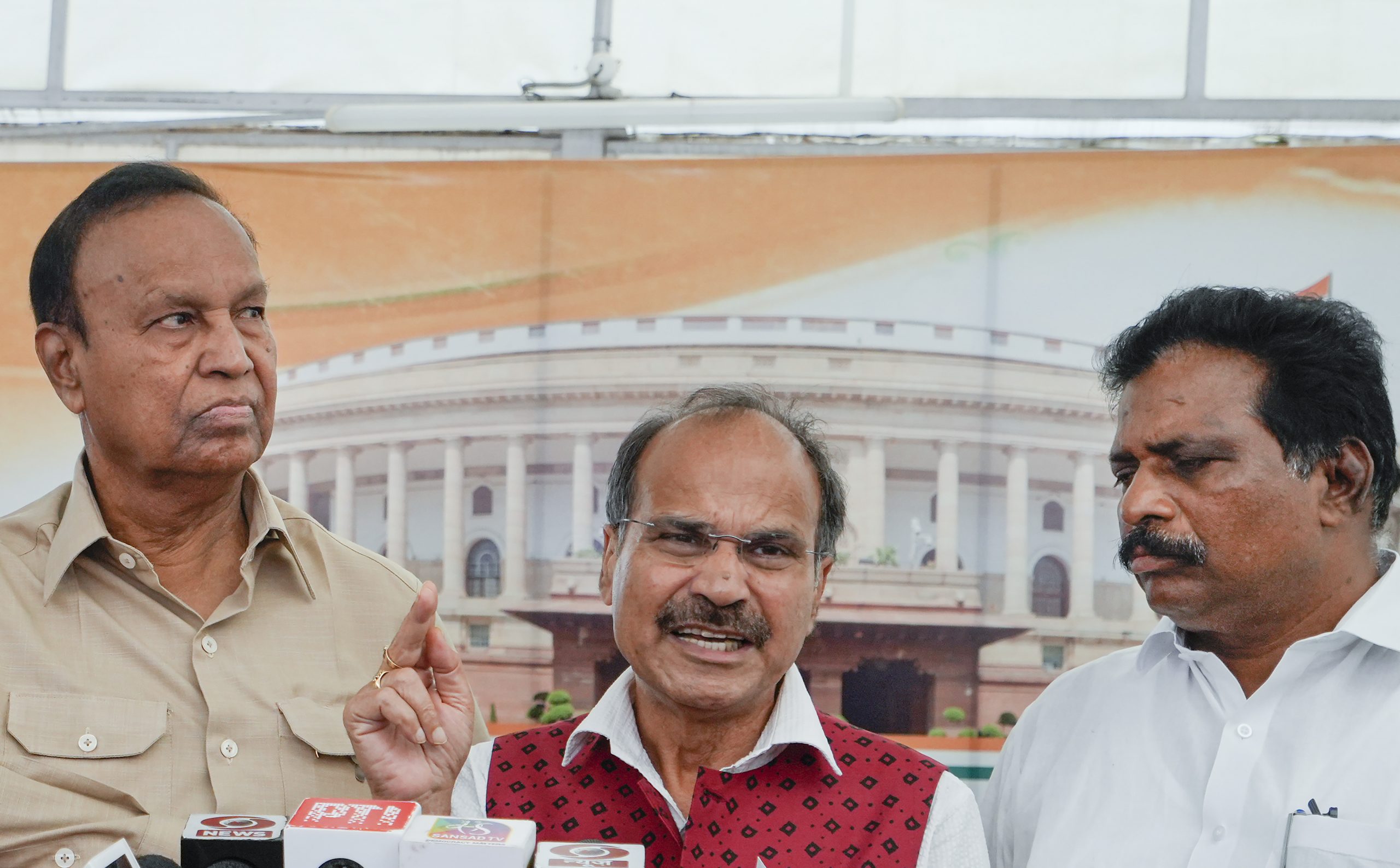 राहुल गांधी की क्या गलती थी जो वे माफी मांगेंगे? मोदी सरनेम मामले पर भड़के अधीर रंजन चौधरी