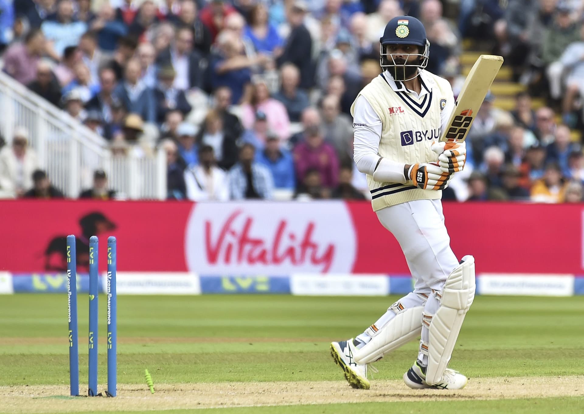 IND vs ENG Test: रवींद्र जडेजा के शतक जड़ते ही खुशी से उछल पड़े विराट कोहली, VIDEO हुआ वायरल