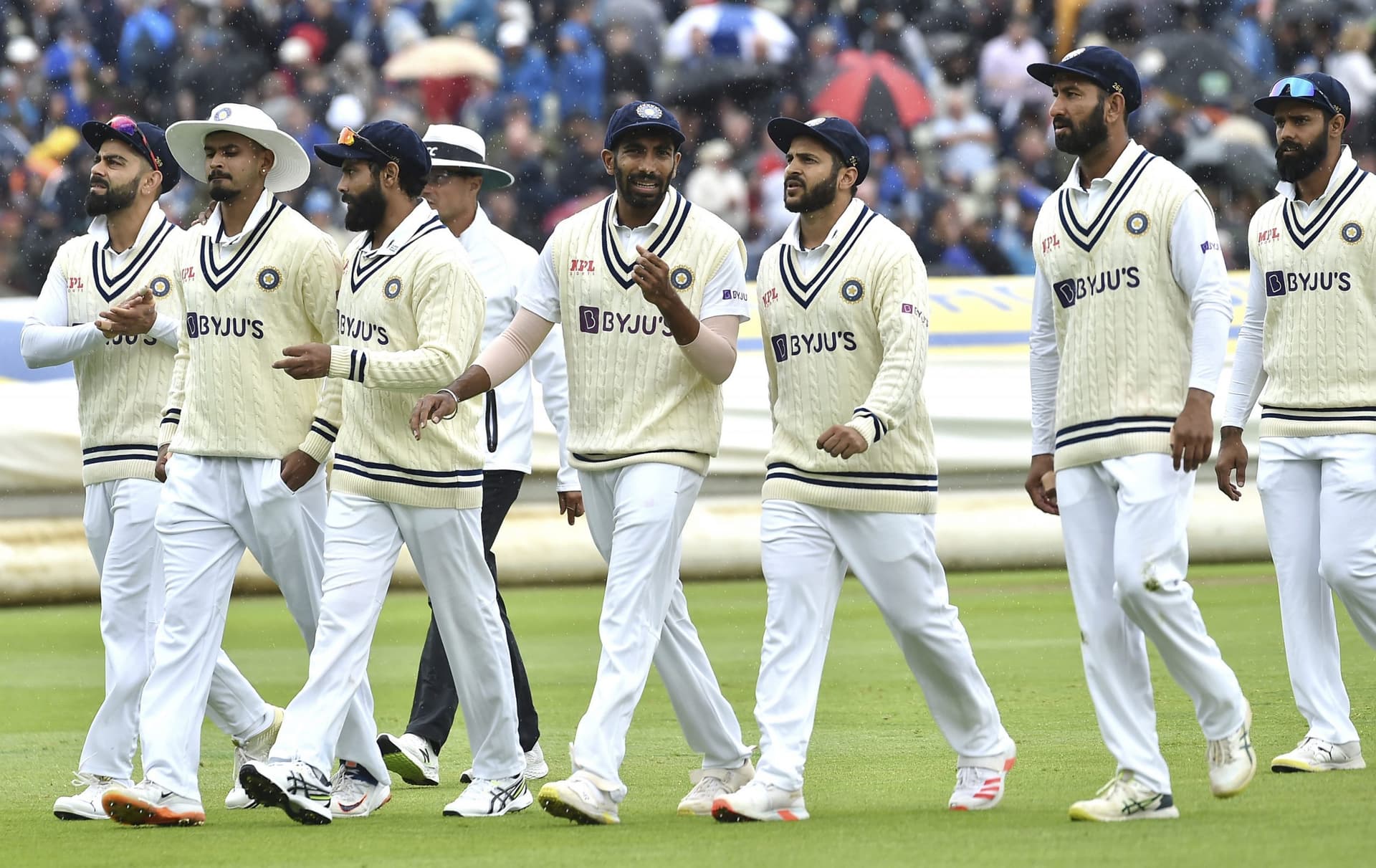 IND vs ENG Test: भारत ने इंग्लैंड पर बनाया दबाव, जसप्रीत बुमराह की अगुवाई में तेज गेंदबाजों ने दिखाया दम