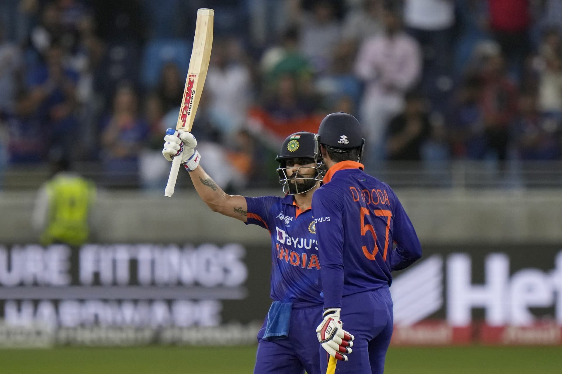 IND vs PAK: विराट कोहली ने अर्धशतक जड़कर तोड़ा दो वर्ल्ड रिकॉर्ड, बनें एशिया कप के अब तक के टॉप स्कोरर