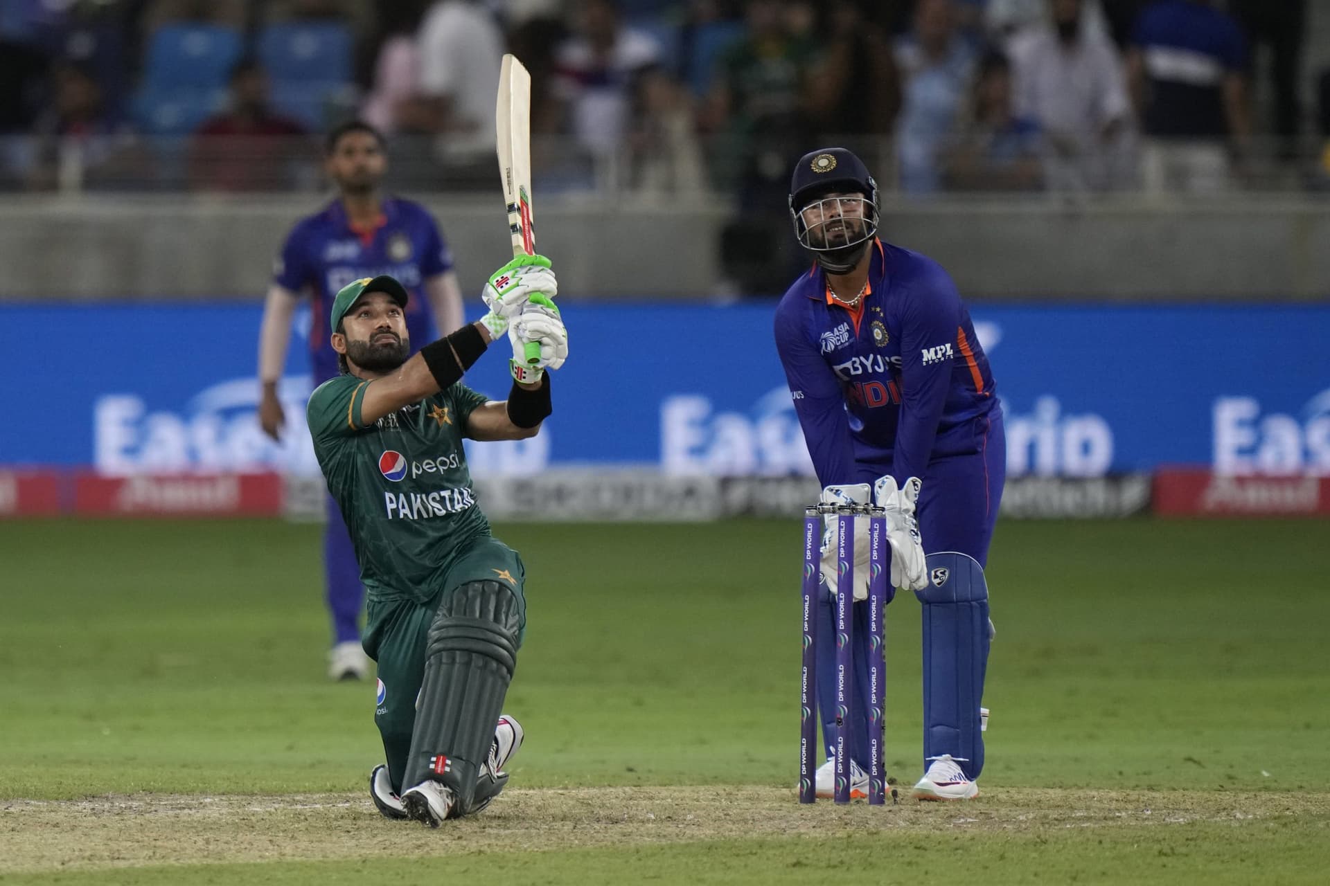 IND Vs PAK: मैच विनर खिलाड़ी को जाना पड़ा हॉस्पिटल, पाक टीम की बढ़ सकती है मुश्किल