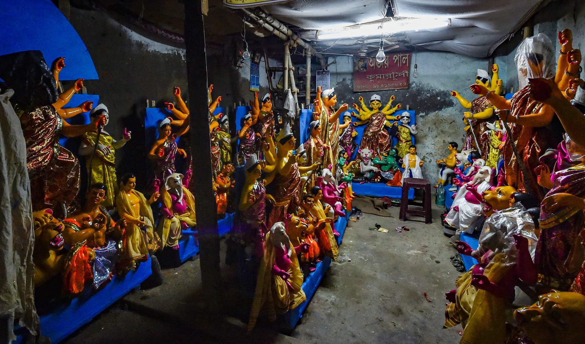 प्रवासी मजदूरों की पीड़ा को नाकतला उदयन संघ ने दुर्गा पूजा के लिए बनाया विषय