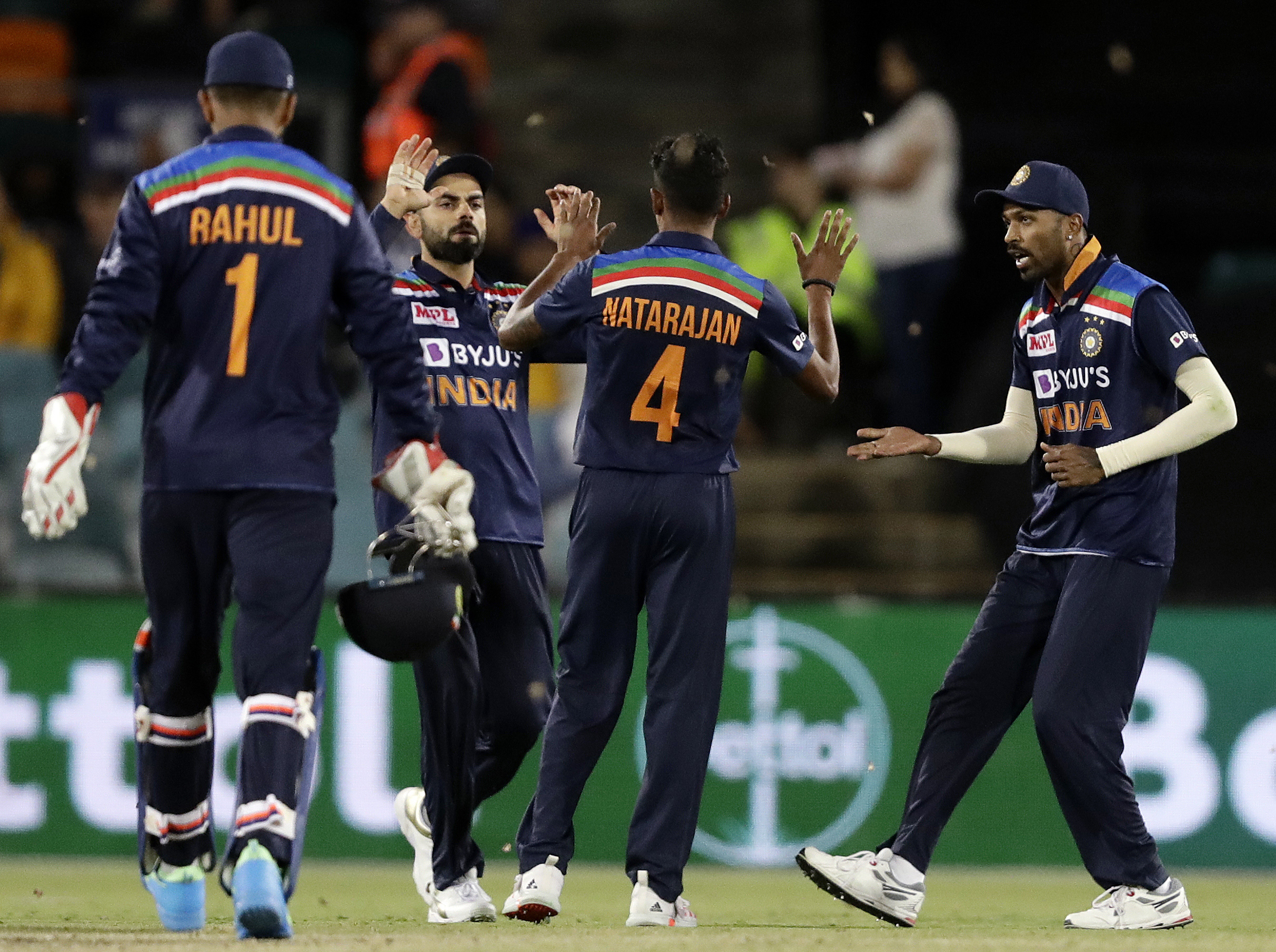 IND vs AUS 2nd T20: दूसरे टी-20 में कोहली ने छोड़ा मैथ्यू वेड का आसान कैच, फिर भी कर दिया आउट, देखें VIDEO