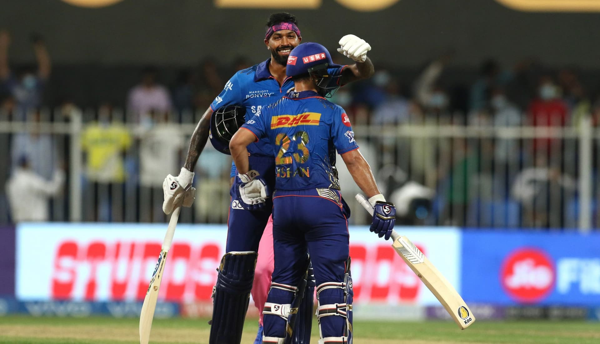 IPL 2021: रोहित शर्मा को चाहिए सिर्फ एक जीत, इस समीकरण से प्लेऑफ में पहुंच सकती है मुंबई इंडियंस