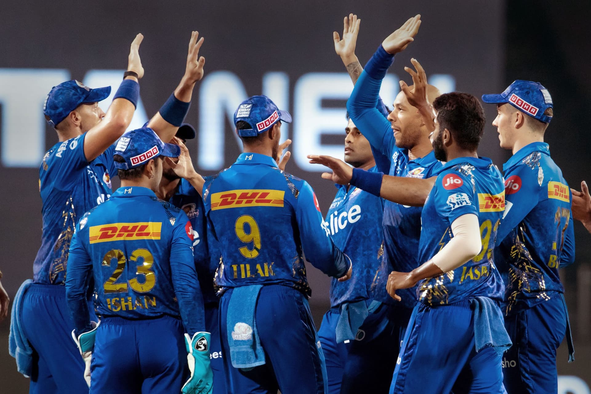 IPL 2022: क्या लगातार 5 हार के बाद प्लेऑफ में जगह बना पायेगी रोहित शर्मा की मुंबई इंडियंस, जानें समीकरण