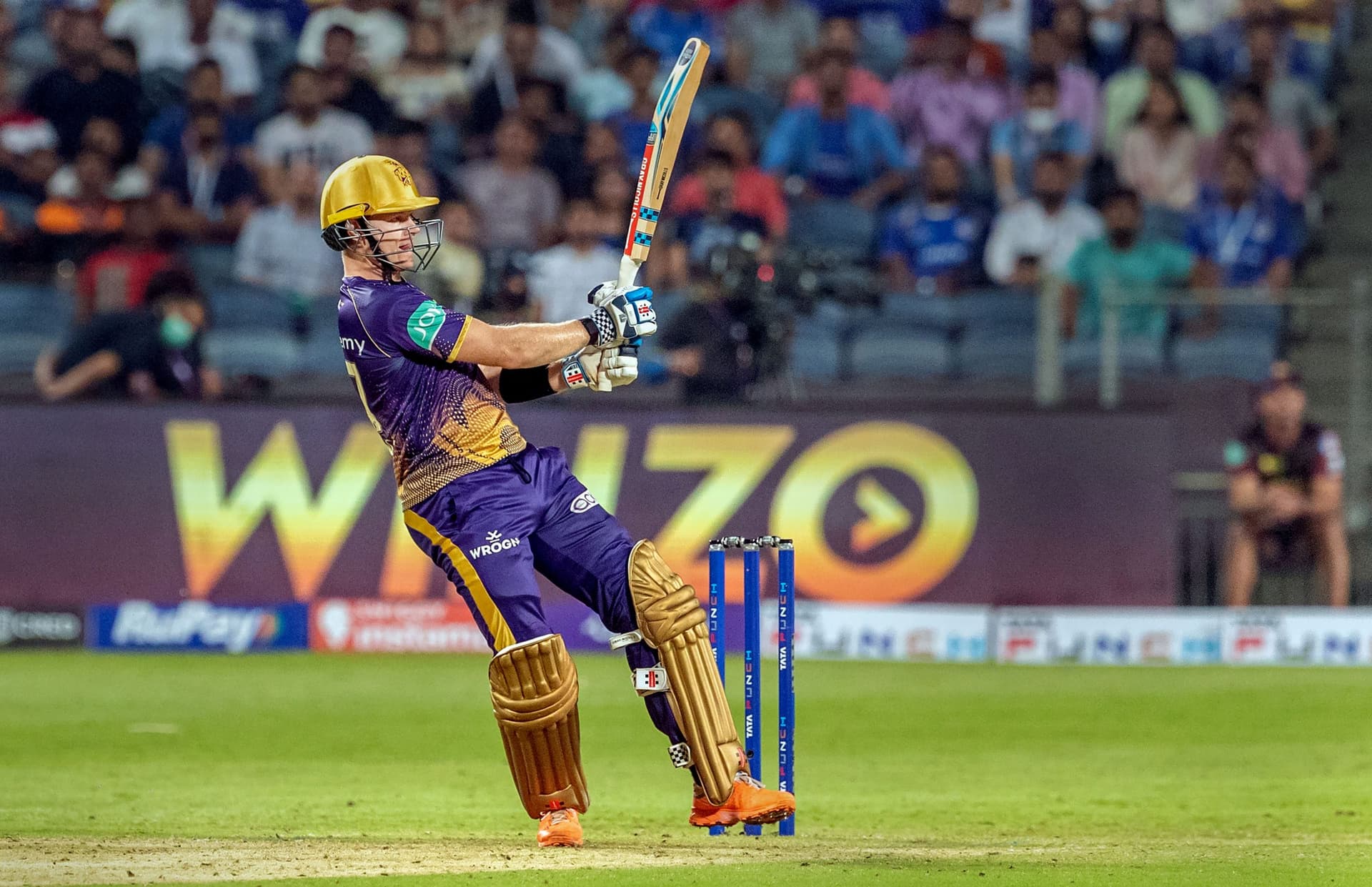 MI vs KKR, IPL 2022: पैट कमिंस ने बनाया आईपीएल का सबसे तेज अर्धशतक, एक ओवर में बना डाले 35 रन