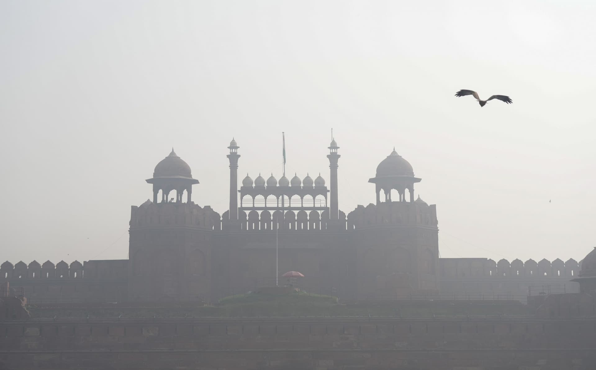 Weather Forecast: मौसम लेगा करवट! मुंबई में होगी बारिश, जानें दिल्ली-एनसीआर में कब होगी बरसात