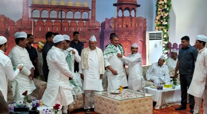 नीतीश कुमार े लिए बनवाया लाल किले जैसा मंच, जदयू एमएलसी के इफ्तार में सियासी संदेश