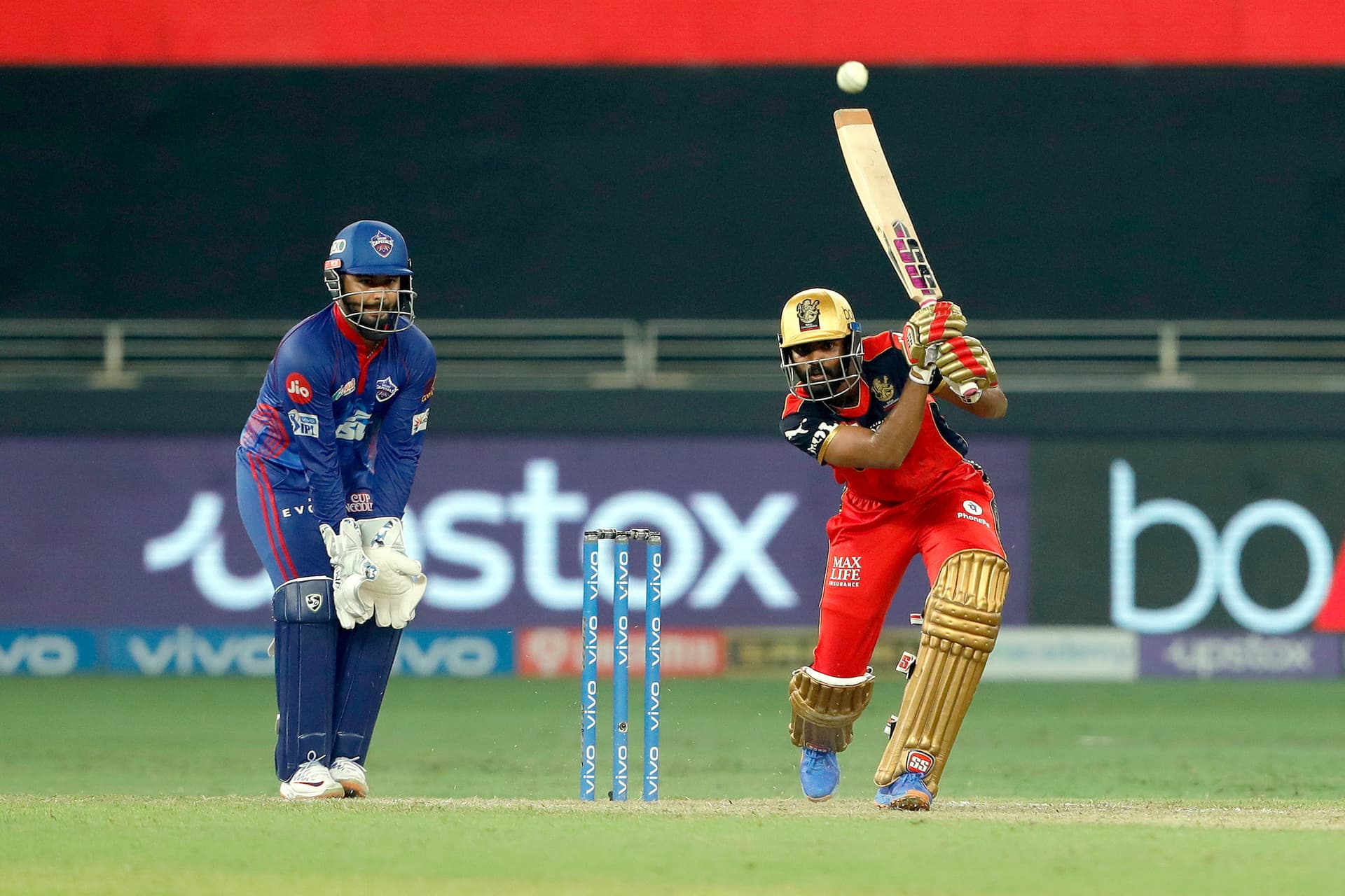 IPL 2021: भरत और मैक्सवेल के नाबाद अर्धशतक, बेंगलोर ने दिल्ली कैपिटल्स को 7 विकेट से हराया