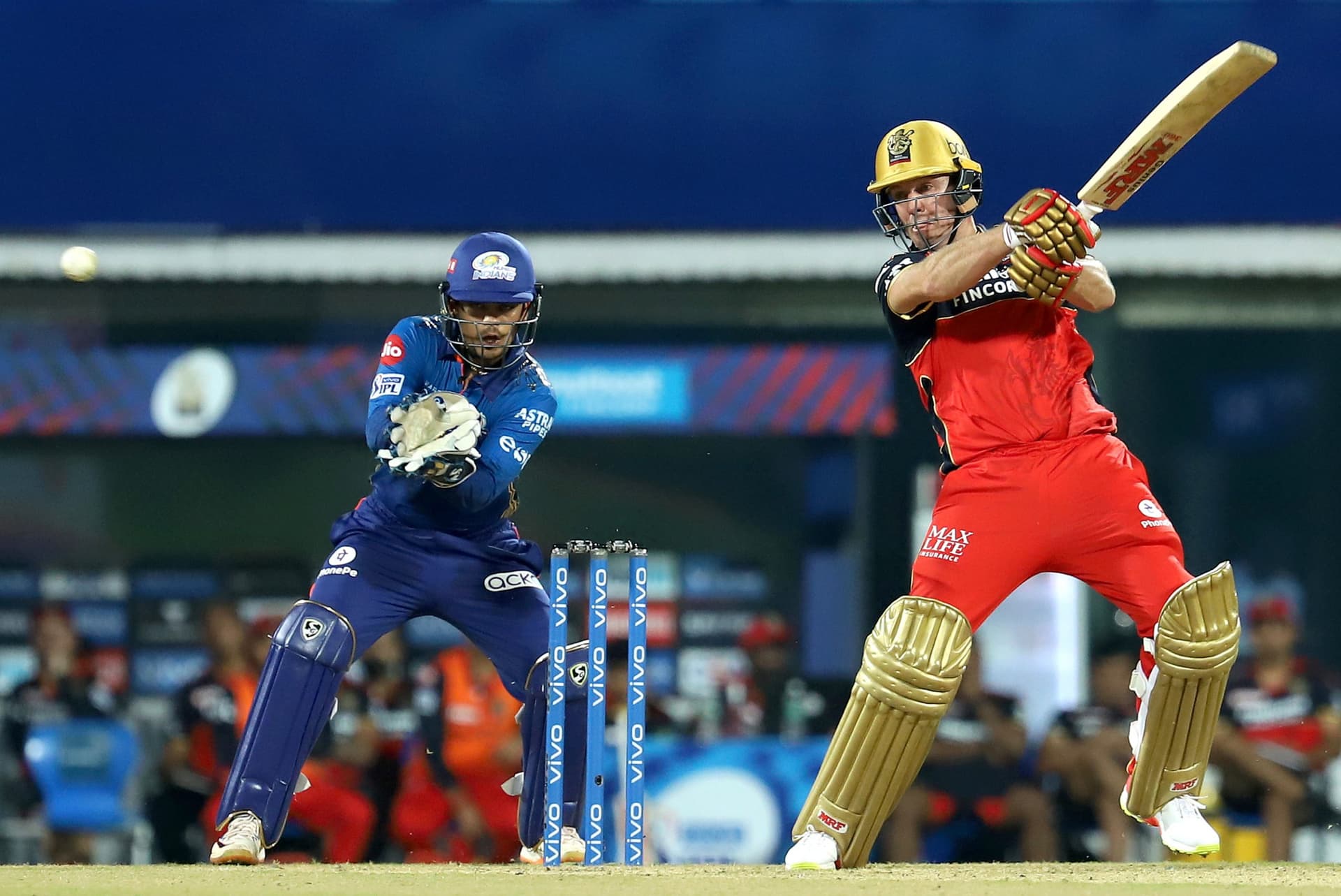 IPL 2021 : 8 साल बाद भी मुंबई नहीं बदल पाया अपनी किस्मत, पहले मुकाबले में बेंगलुरु ने 2 विकेट से हराया