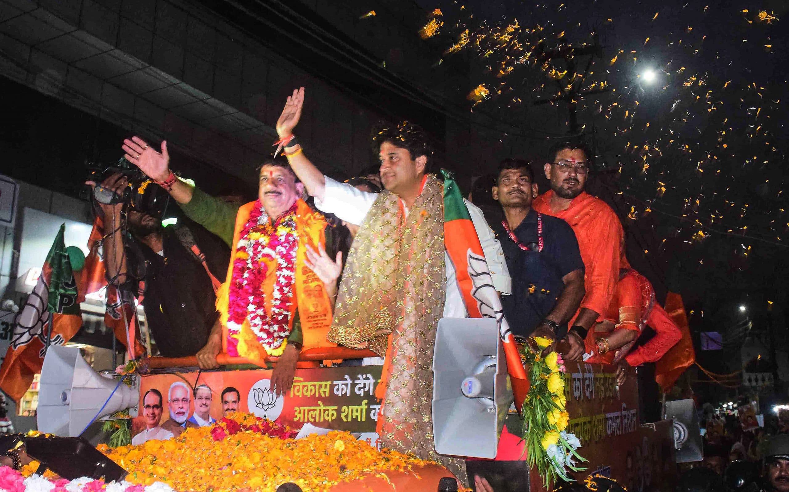 मध्य प्रदेश कैबिनेट विस्तार से कांग्रेस का मुद्दा बीजेपी ने छीना? ज्योतिरादित्य सिंधिया का दबदबा कायम