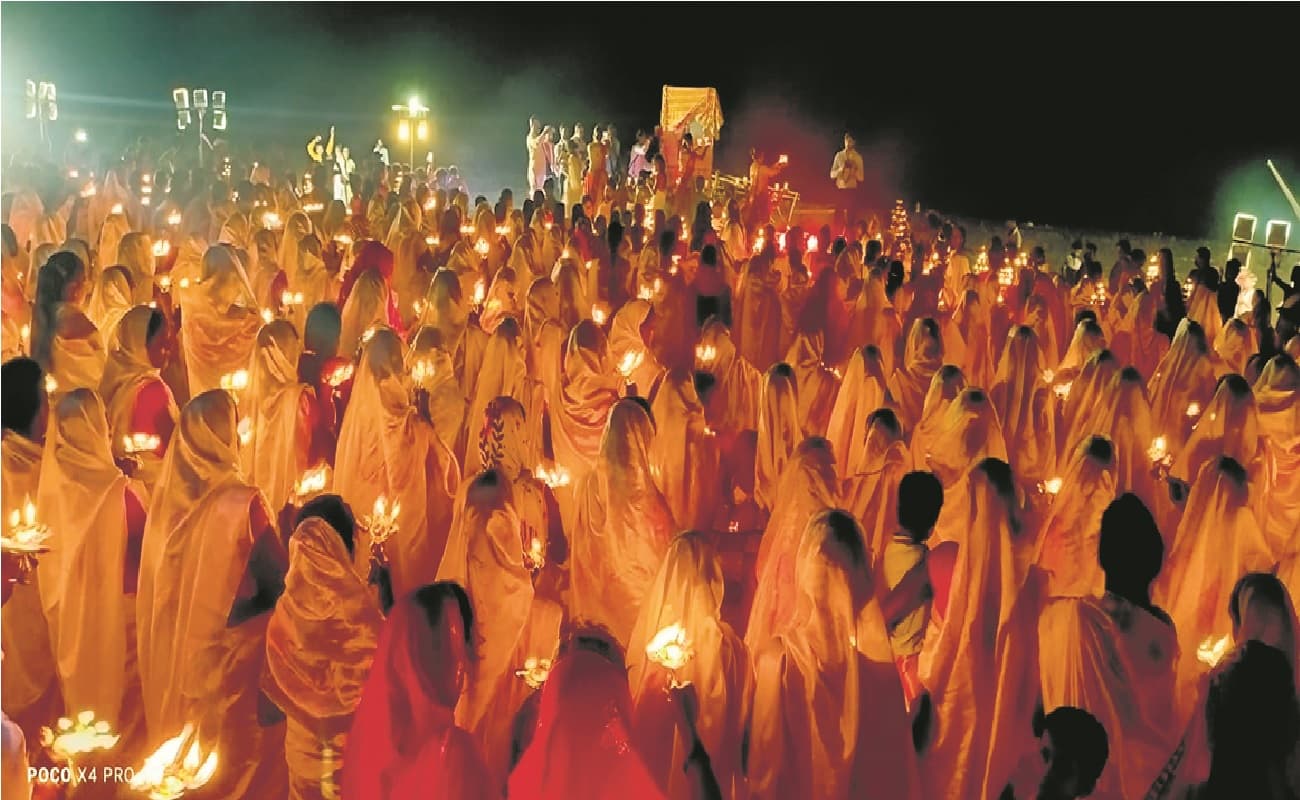 विश्व रिकॉर्ड में दर्ज पटना की गंगा महाआरती, शानदार प्रदर्शन के साथ गंगोत्सव का हुआ समापन