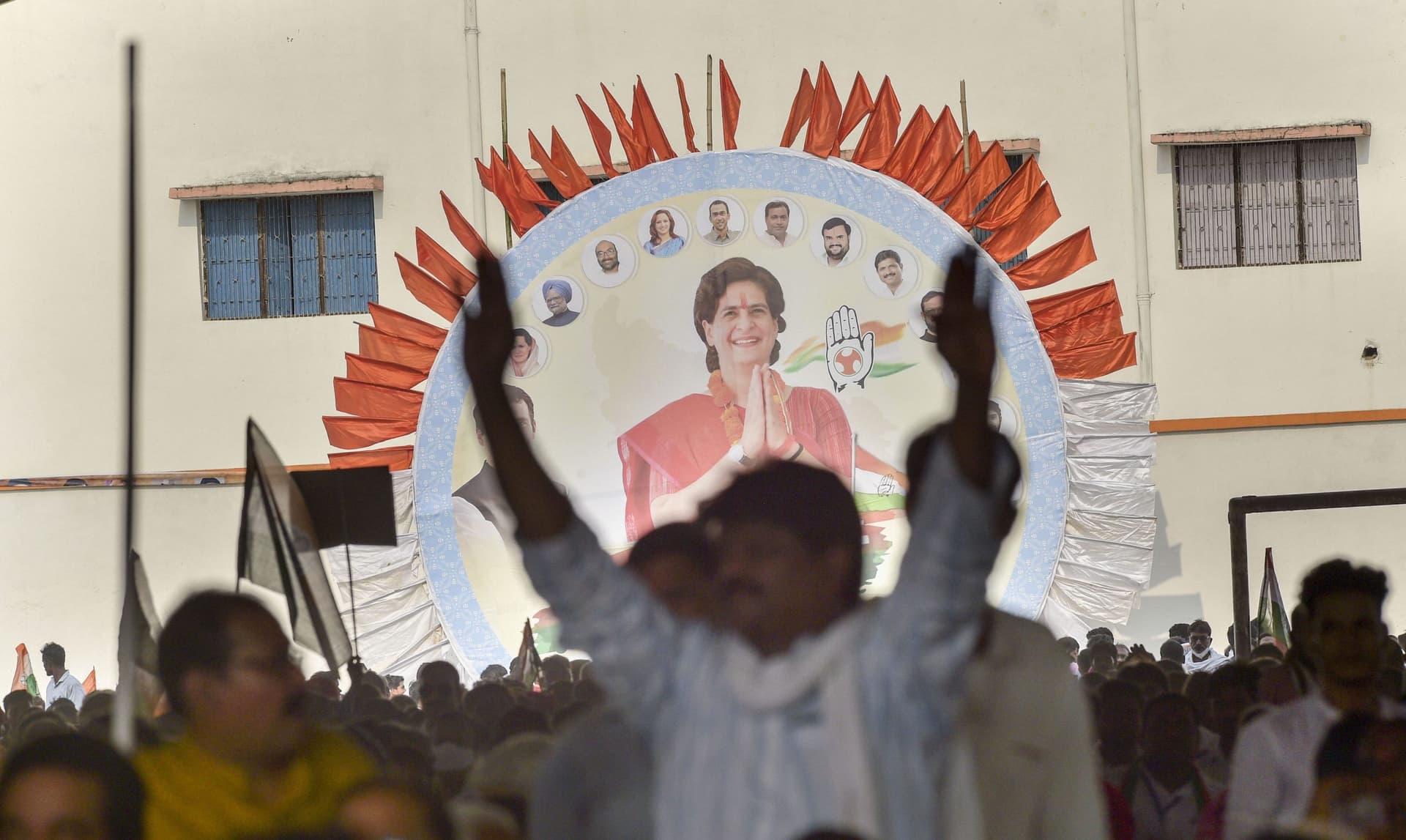 UP Election 2022: 40% महिलाओं को टिकट के बाद बेटियों को स्मार्टफोन और स्कूटी का वादा, कांग्रेस का नया ऐलान