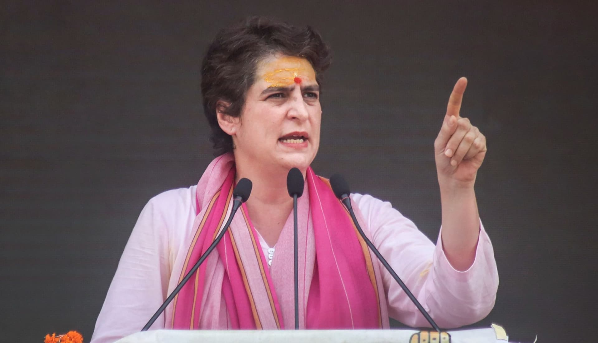 ‘मोदी से क्यों नहीं पूछते कब करेंगे शादी’- कांग्रेस उम्मीदवार को लेकर आगबबुला हुईं प्रियंका गांधी