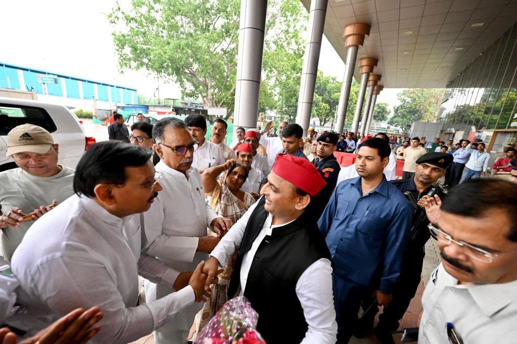 यूपी निकाय चुनाव: सीएम योगी का किला फतह करने गोरखपुर पहुंचे सपा सुप्रीमो अखिलेश यादव, जानें क्या ऐलान किया