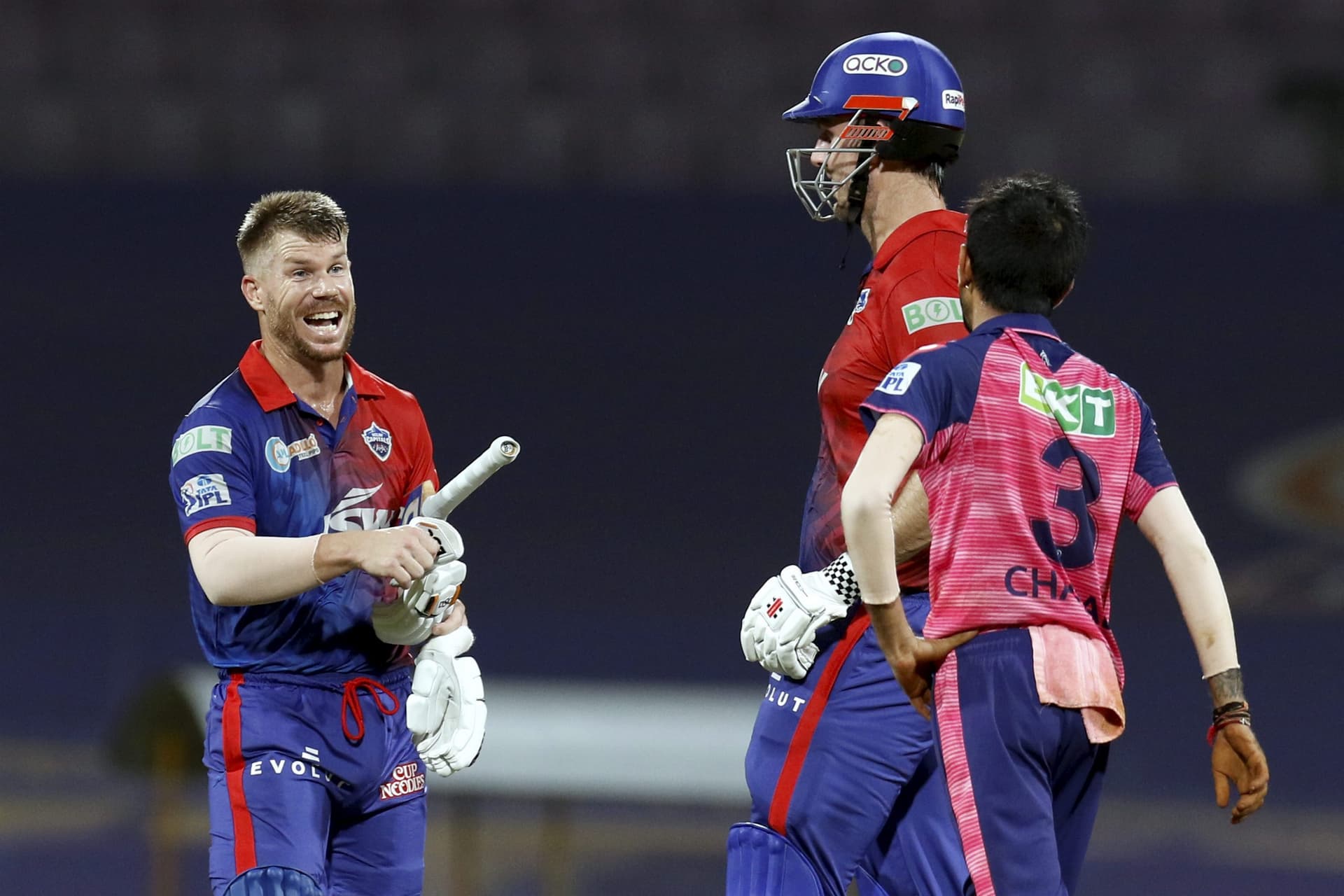 IPL 2022: आउट होकर भी नॉट आउट रहे डेविड वॉर्नर, युजवेंद्र चहल रह गये हैरान, सोशल मीडिया पर VIDEO वायरल