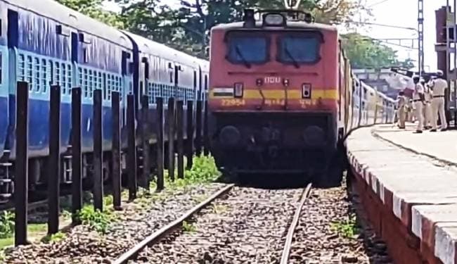 बिहार: राखी में घर आने में नहीं होगी परेशानी, दानापुर- बेंगलुरु स्पेशल ट्रेन की बढ़ी परिचालन अवधि, पढ़े डिटेल