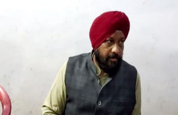 कमलनाथ सरकार पर मंडराया खतरा, कांग्रेस विधायक हरदीप सिंह डंग ने दिया इस्तीफा