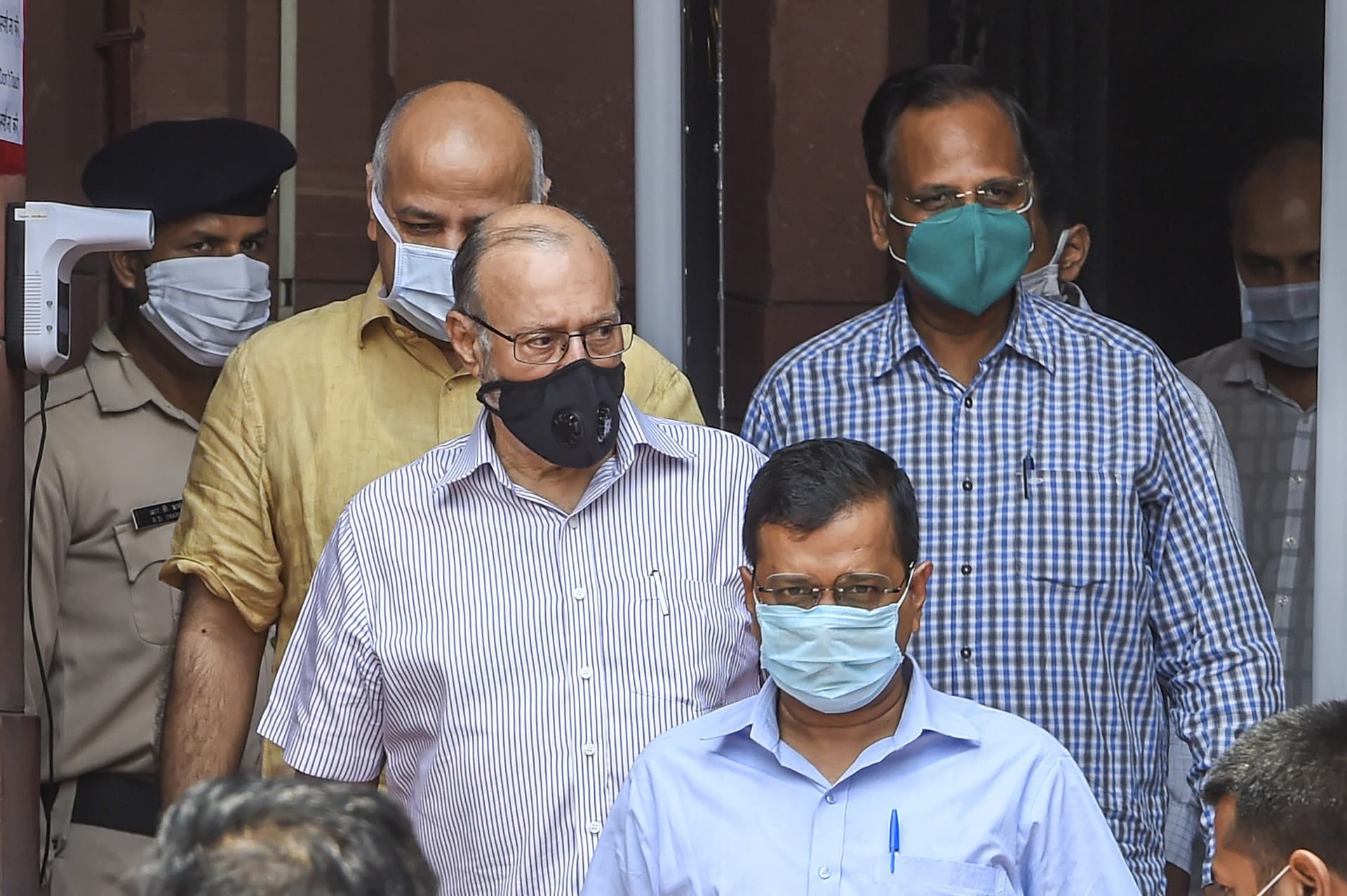 Bharat Bandh: भारत बंद के बीच दिल्ली पुलिस ने CM केजरीवाल को किया नजरबंद,  AAP का गृह मंत्रालय पर आरोप