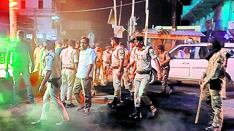 वैशाली में दलित नेता की हत्या पर बवाल, पुलिस छावनी में तब्दील हुआ लालगंज, पुलिस ने किया फ्लैग मार्च