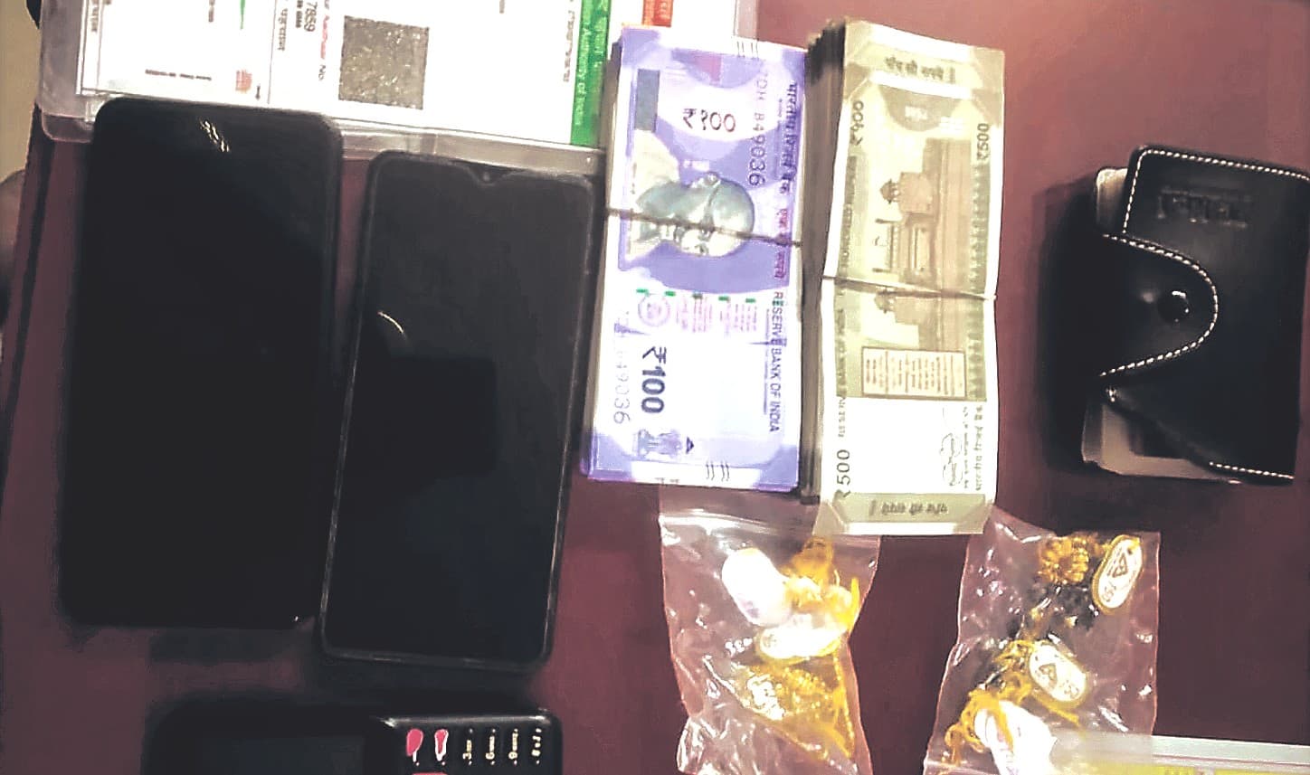 पटना, गया व दानापुर जंक्शन पर चला ऑपरेशन क्लीन अभियान; चाकू, ब्लेड, कैश और ज्वेलरी के साथ 7 शातिर गिरफ्तार