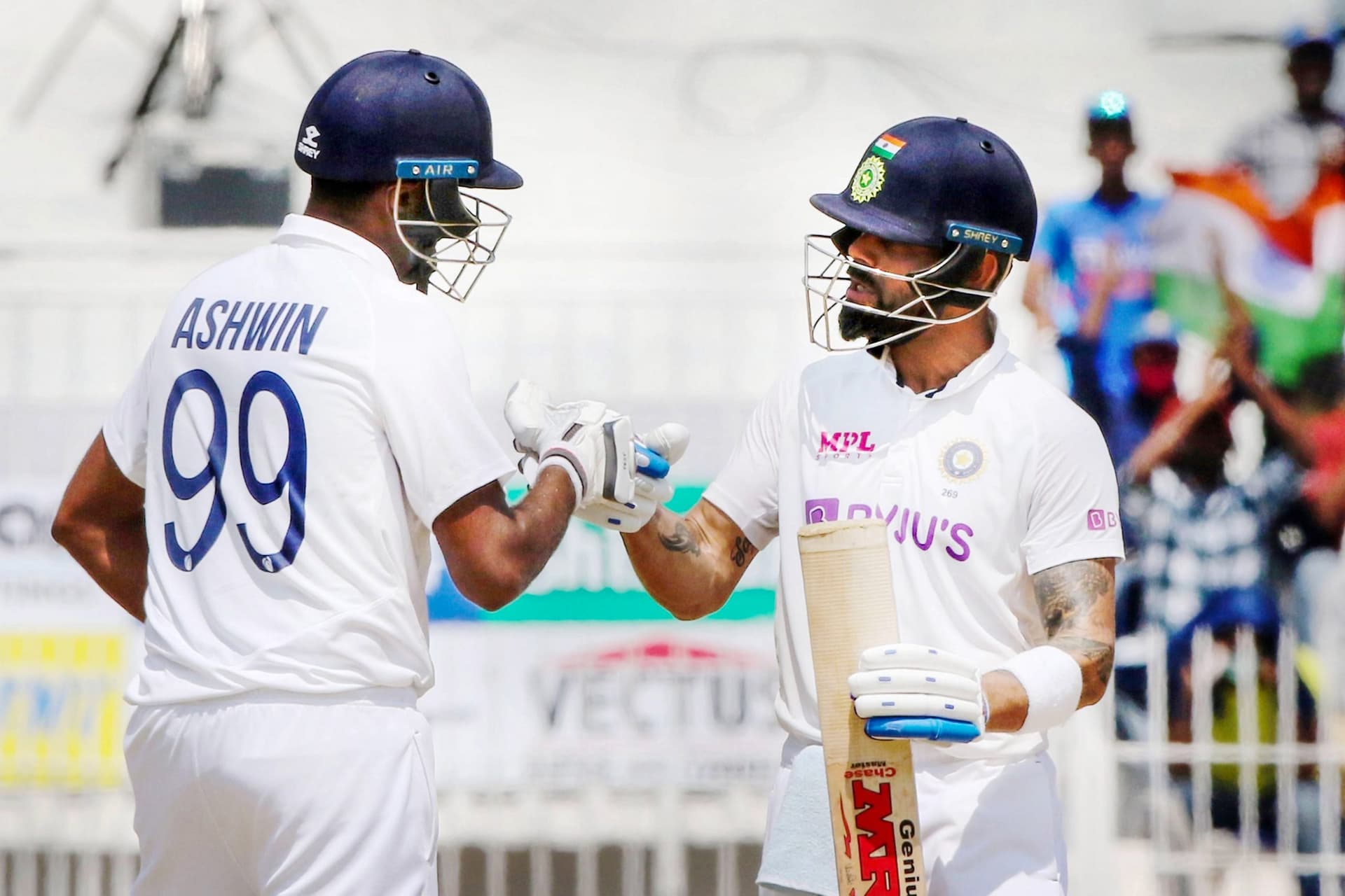 IND vs ENG 3rd Test : कोहली ने गुलाबी गेंद को बताया चुनौतीपूर्ण, मोटेरा के पिच को लेकर कह दी बड़ी बात