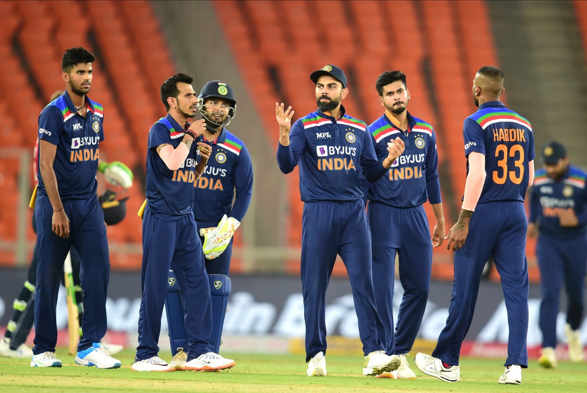 IND VS ENG: टीम इंडिया की हार के बाद फैंस ने पूछा- इस खिलाड़ी को टीम में क्यों रखा है? नाम जान कर चौंक जाएंगे आप