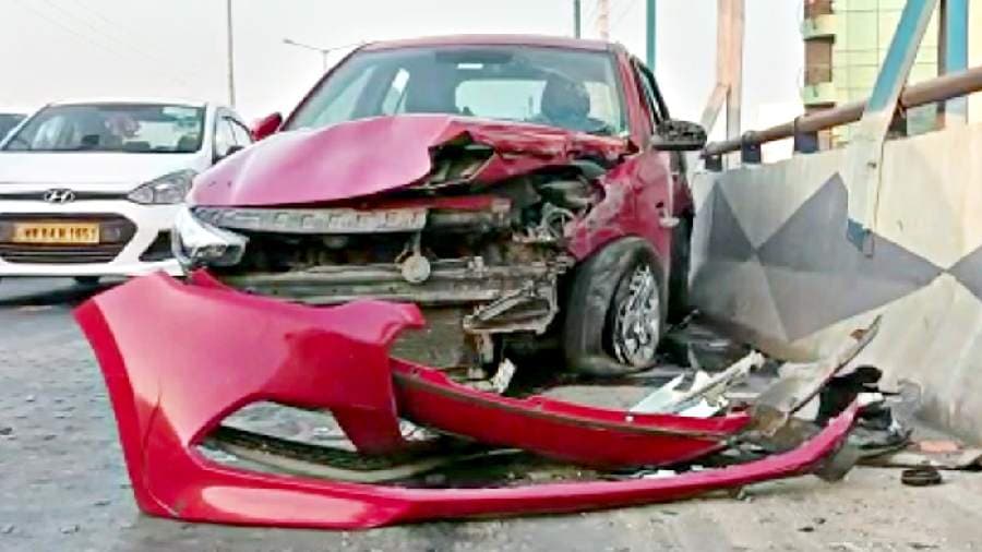 How To: कार चलाते समय सड़क दुर्घटना से कैसे बचें? ड्राइविंग के वो टिप्स जो बचाएगी आपकी जिंदगी