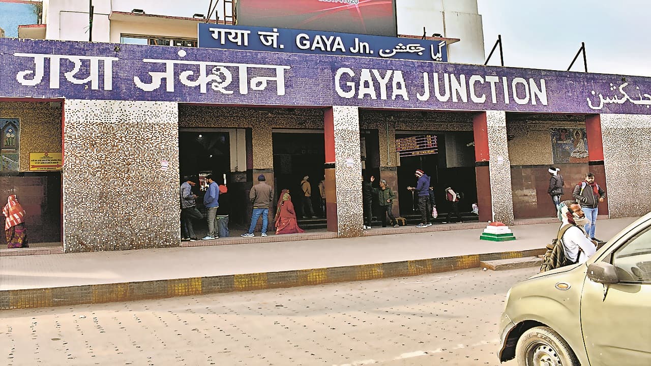 Bihar Tourism: अब गया जंक्शन की दीवारें बतायेंगी भगवान विष्णु और बुद्ध की कथाएं, रेलवे कर रहा है बड़ी तैयारी