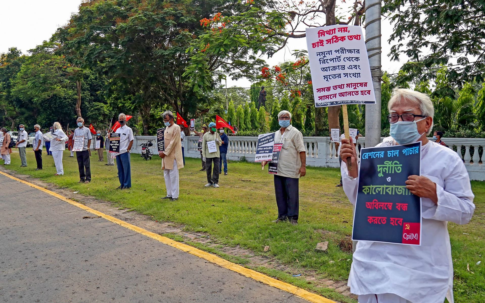 Covid19 Lockdown: जलपाईगुड़ी की जेल में हिंसक प्रदर्शन, कोलकाता में वामदलों के नेता हिरासत में
