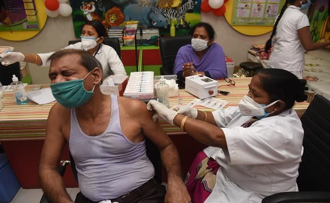 कोरोना वैक्सीन की जगह ट्रायल में दिया गया था स्लाइन, अब पटना एम्स ने करीब एक हजार लोगों को दोबारा टीका लेने बुलाया