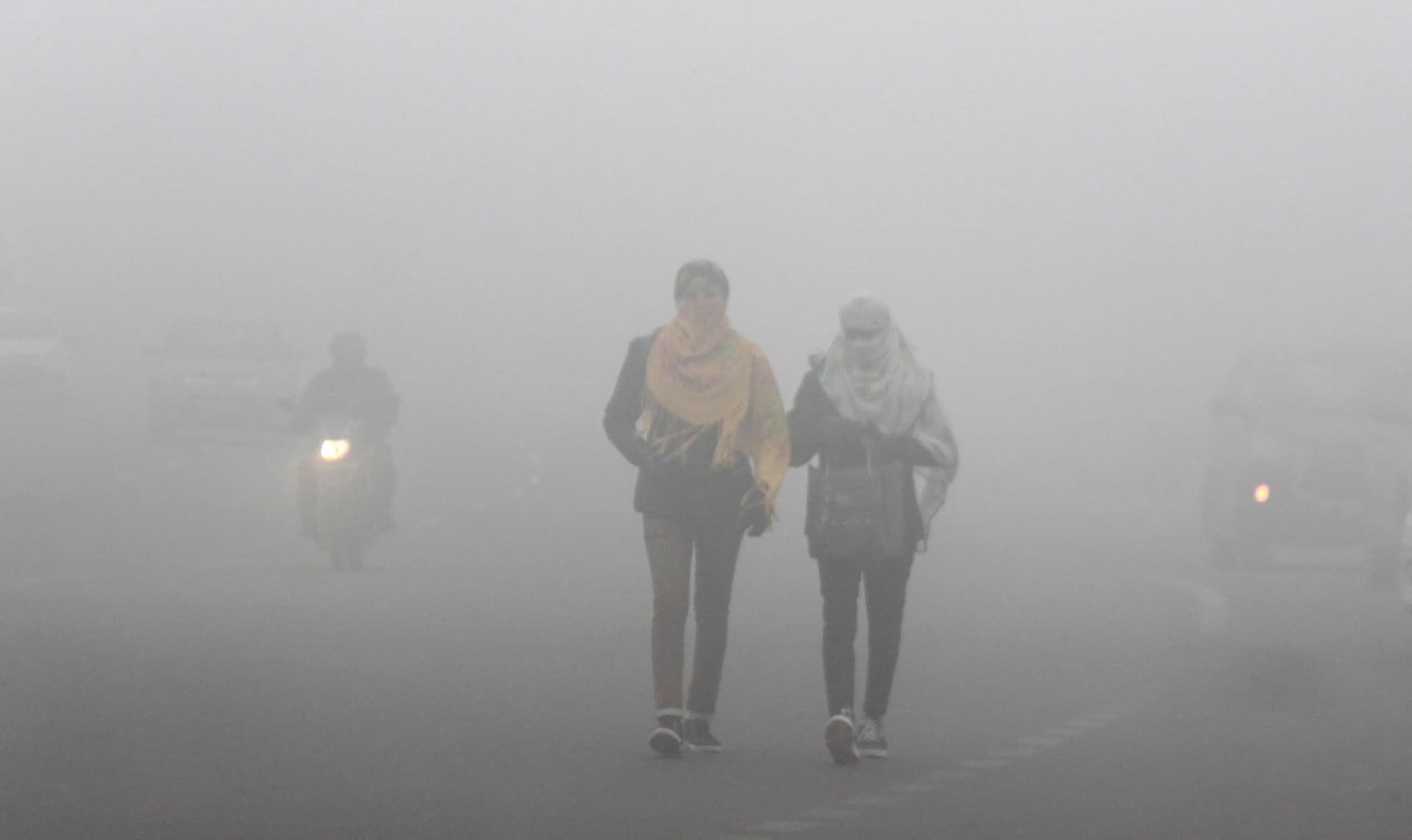 Weather Forecast Updates : शीतलहर की चपेट में दिल्ली, झारखंड में बारिश शुरू, जानें यूपी-बिहार सहित अन्य राज्यों के मौसम का हाल