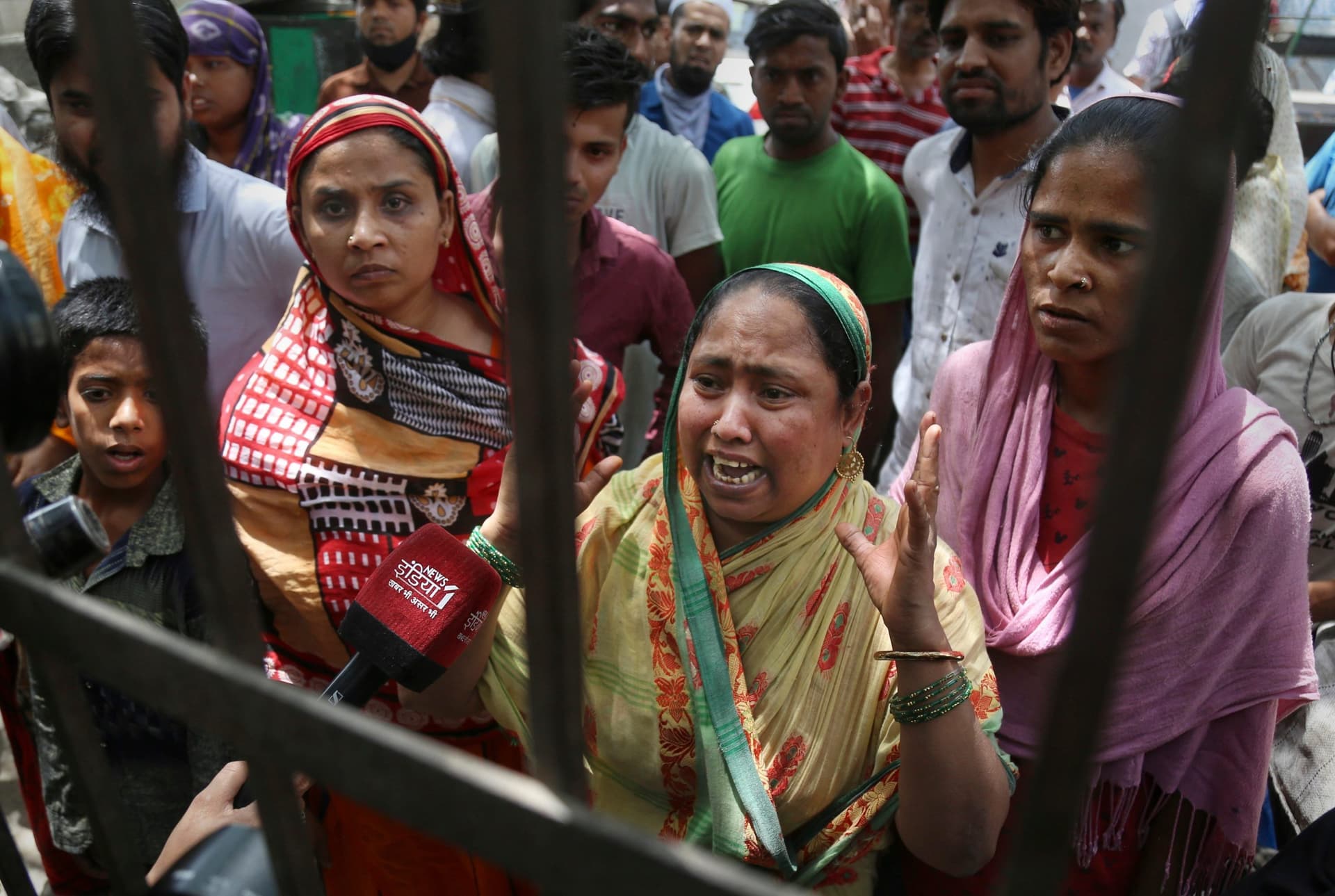 जहांगीरपुरी में 2 सप्ताह तक राहत, सुप्रीम कोर्ट ने कहा- ध्वस्तीकरण तो बुलडोजर से ही होता है