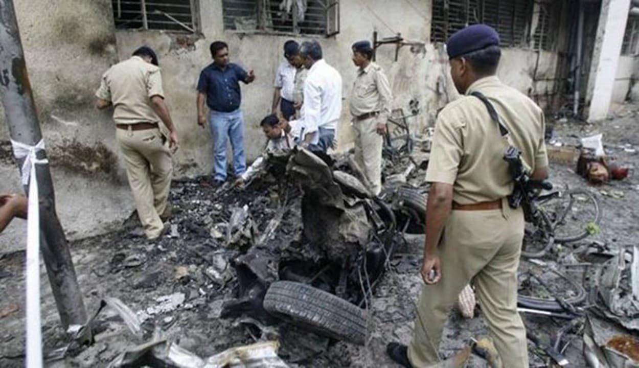 2008 अहमदाबाद सीरियल ब्लास्ट: गुजरात कोर्ट ने 38 दोषियों को दी फांसी की सजा, 56 लोगों की हुई थी मौत