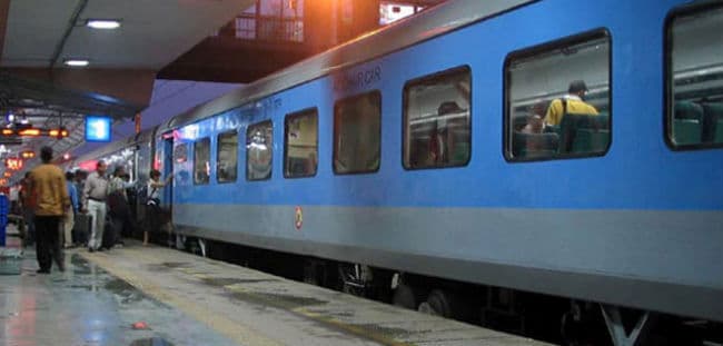 खुशखबरी ! छठ पर्व के लिए रेलवे चलाएगी 300 विशेष ट्रेन