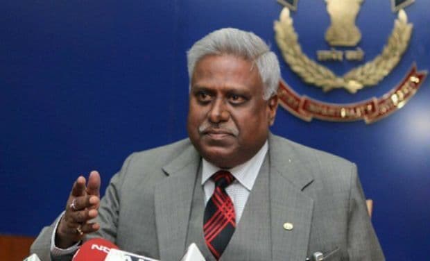 SC ने सीबीआई निदेशक रंजीत सिन्हा को 2G घोटाले की जांच से हटाया