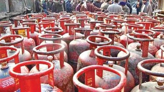एक नवंबर से 7718955555 पर होगी सिलिंडर की बुकिंग
