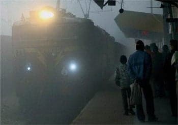 जवाद चक्रवात के कारण पटना-एर्नाकुलम एक्सप्रेस सहित सात ट्रेनें रद्द, अब सभी ट्रेनें फॉग सेफ डिवाइस से चलेंगी