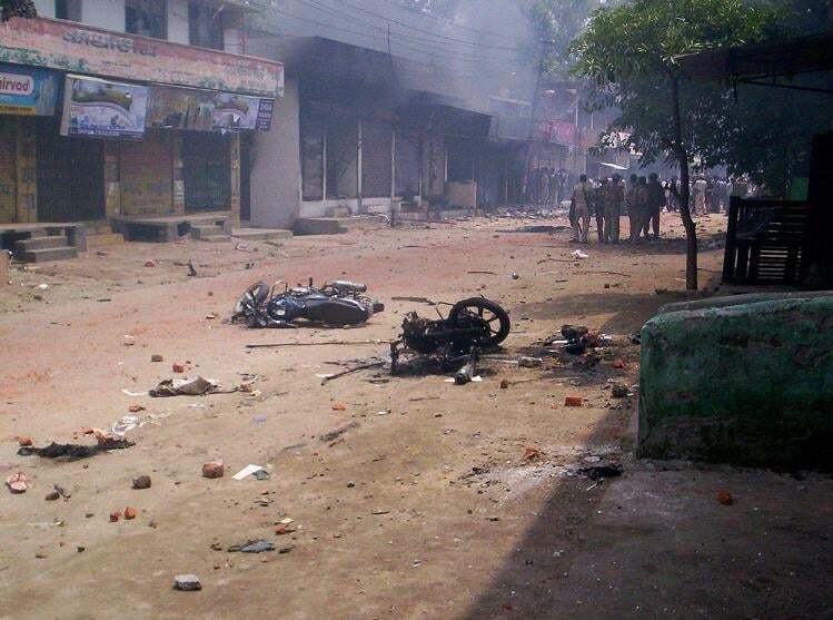 यूपी:बरेली में दो समुदायों के बीच संघर्ष,छ: घायल,कस्बे में तनाव
