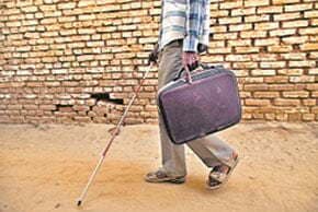 नि:शक्तों को सरकार दे रही स्मार्ट गैजेट
