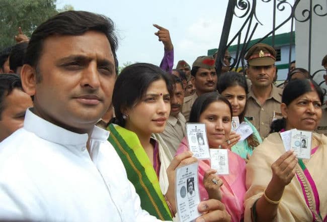 यूपी में शांतिपूर्ण ढंग से निपटा उपचुनाव, 53 फीसदी मतदान