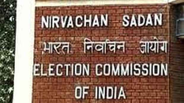 एक दूसरे की शिकायत लेकर चुनाव आयोग पहुंच रहीं पार्टियां