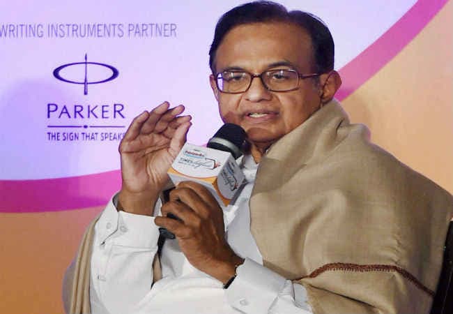 राजीव सरकार द्वारा सलमान रुश्दी की किताब पर रोक थी गलत : चिदंबरम