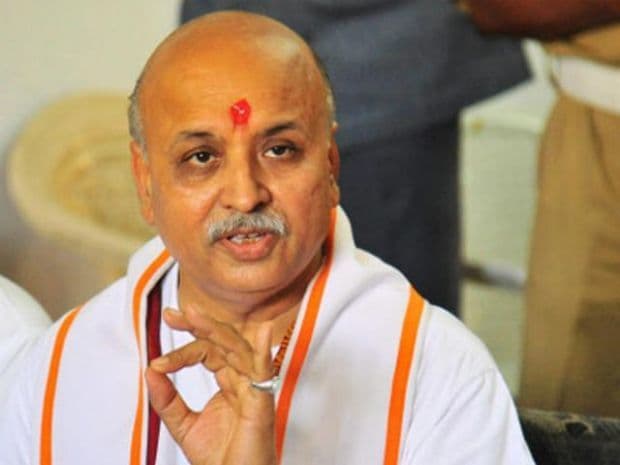 अयोध्या में राम मंदिर निर्माण पूरा होने पर उत्सव मनाएंगे हिंदू : तोगडि़या अयोध्या में राम मंदिर निर्माण पूरा होने पर उत्सव मनाएंगे हिंदू : तोगडि़या