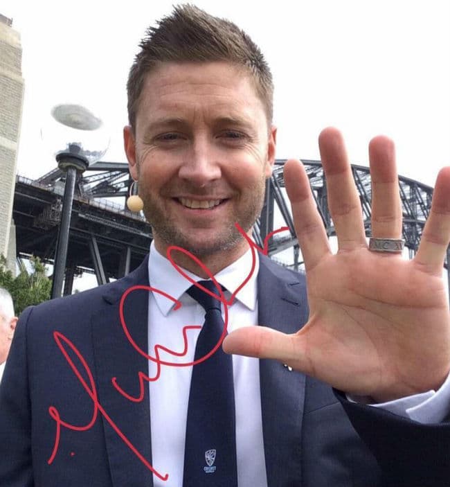 स्मिथ की कप्तानी में खेलने को तैयार : क्लार्क