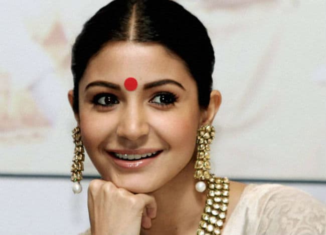 अनुष्का बनीं ''कोड बाय लाइफस्टाइल'' की ब्रांड एंबेसडर