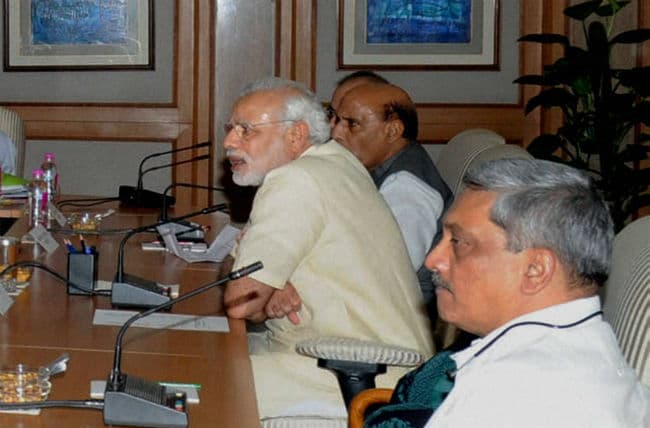 भूकंप संकट में मोदी ने खुद संभाली कमान