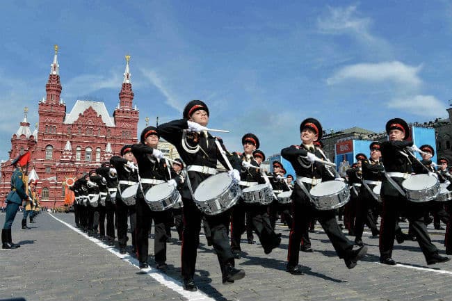 रुस ने किया द्वितीय विश्व युद्ध ''विजय दिवस'' की परेड पर अपनी सैन्य ताकत का प्रदर्शन