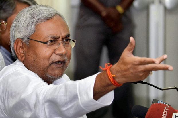 नीतीश ने कहा, महाविलय में कोई तकनीकी अड़चन नहीं, विलय कमेटी की बैठक बुलाएं मुलायम